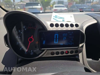2013 Chevrolet Sonic LT Hatchback 1SD – miniatura 9