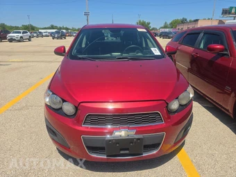 2013 Chevrolet Sonic LT Sedan 1SD – miniatura 2