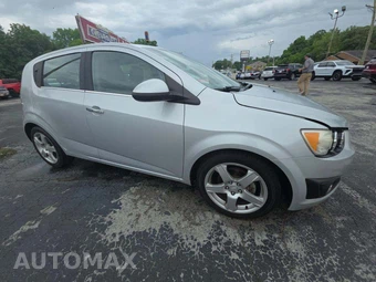 2013 Chevrolet Sonic LTZ Hatchback 1SF - miniatura 4
