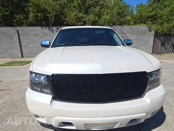 2013 Chevrolet Suburban 1500 LTZ 1LZ - miniatura 2