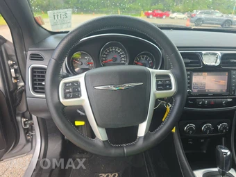 2013 Chrysler 200 Limited Sedan – miniatura 10