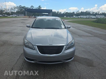 2013 Chrysler 200 Limited Sedan – miniatura 2