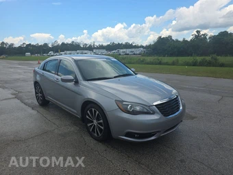 2013 Chrysler 200 Limited Sedan – miniatura 3
