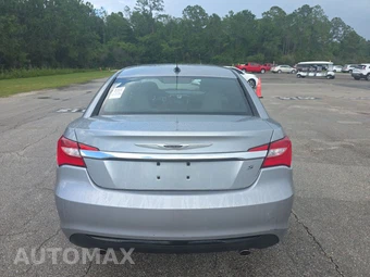 2013 Chrysler 200 Limited Sedan – miniatura 5