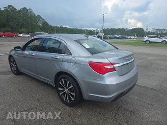 2013 Chrysler 200 Limited Sedan – miniatura 6