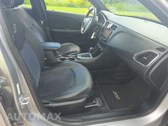 2013 Chrysler 200 Limited Sedan – miniatura 8