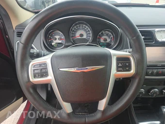 2013 Chrysler 200 Limited Sedan - miniatura 10