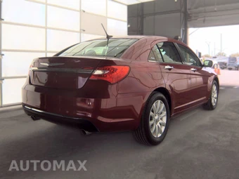 2013 Chrysler 200 Limited Sedan - miniatura 4
