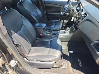 2013 Chrysler 200 Limited Sedan - miniatura 15
