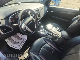 2013 Chrysler 200 Limited Sedan – miniatura 13