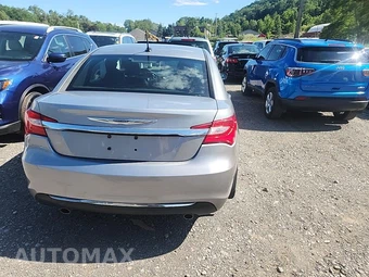 2013 Chrysler 200 Limited Sedan – miniatura 5
