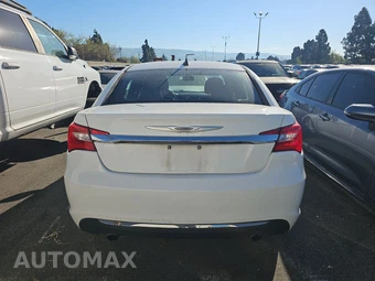 2013 Chrysler 200 Limited Sedan – miniatura 22