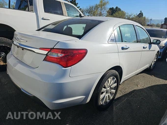 2013 Chrysler 200 Limited Sedan – miniatura 4