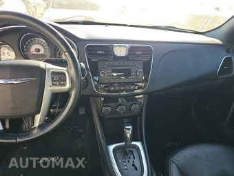 2013 Chrysler 200 Limited Sedan – miniatura 6
