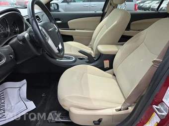 2013 Chrysler 200 Touring Sedan – miniatura 7