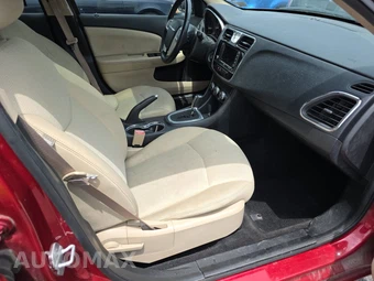 2013 Chrysler 200 Touring Sedan – miniatura 8