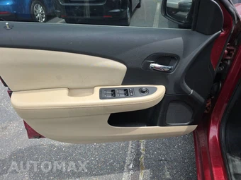 2013 Chrysler 200 Touring Sedan – miniatura 9
