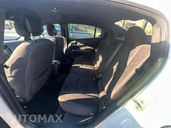 2013 Chrysler 200 Touring Sedan – miniatura 11