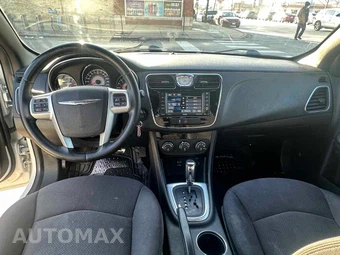 2013 Chrysler 200 Touring Sedan – miniatura 12