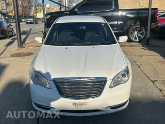 2013 Chrysler 200 Touring Sedan – miniatura 9