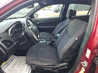 2013 Chrysler 200 Touring Sedan – miniatura 7