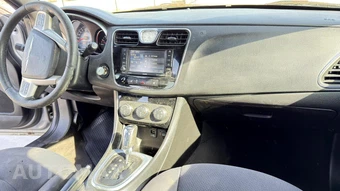2013 Chrysler 200 Touring Sedan – miniatura 15