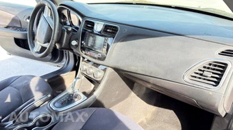 2013 Chrysler 200 Touring Sedan – miniatura 17