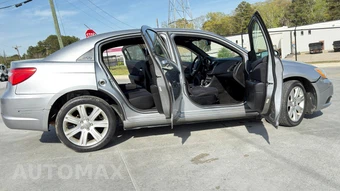 2013 Chrysler 200 Touring Sedan – miniatura 18