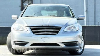 2013 Chrysler 200 Touring Sedan – miniatura 3