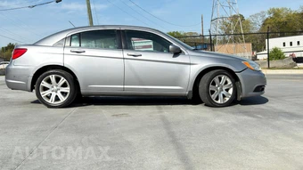 2013 Chrysler 200 Touring Sedan – miniatura 4