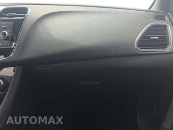 2013 Chrysler 200 Touring Sedan – miniatura 16