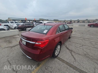 2013 Chrysler 200 Touring Sedan - miniatura 4