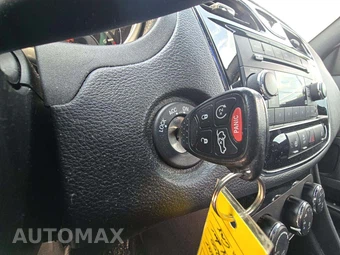 2013 Chrysler 200 Touring Sedan – miniatura 8