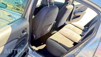 2013 Chrysler 200 Touring Sedan - miniatura 12