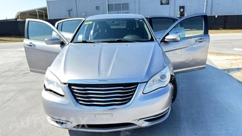 2013 Chrysler 200 Touring Sedan - miniatura 16