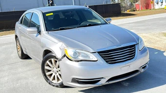 2013 Chrysler 200 Touring Sedan - miniatura 3