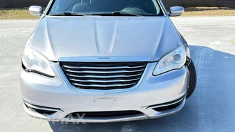 2013 Chrysler 200 Touring Sedan - miniatura 4