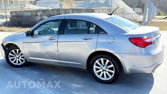 2013 Chrysler 200 Touring Sedan - miniatura 5