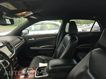 2013 Chrysler 300 – miniatura 17