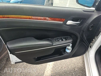 2013 Chrysler 300 – miniatura 9