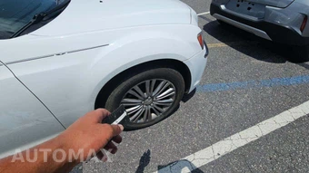 2013 Chrysler 300 - miniatura 26