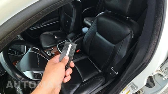 2013 Chrysler 300 - miniatura 27