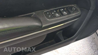 2013 Chrysler 300C – miniatura 26