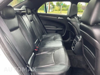 2013 Chrysler 300C - miniatura 15
