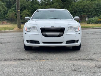 2013 Chrysler 300C - miniatura 2