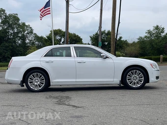 2013 Chrysler 300C - miniatura 8