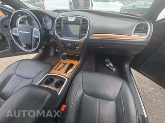 2013 Chrysler 300C John Varvatos Luxury – miniatura 19