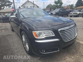 2013 Chrysler 300C John Varvatos Luxury – miniatura 4