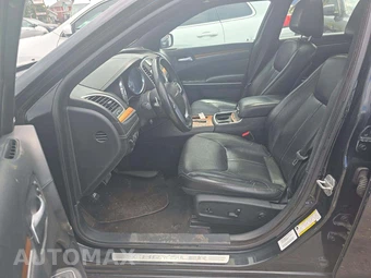 2013 Chrysler 300C John Varvatos Luxury – miniatura 6