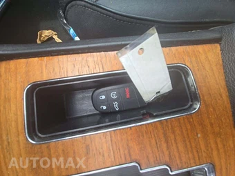 2013 Chrysler 300C John Varvatos Luxury – miniatura 8